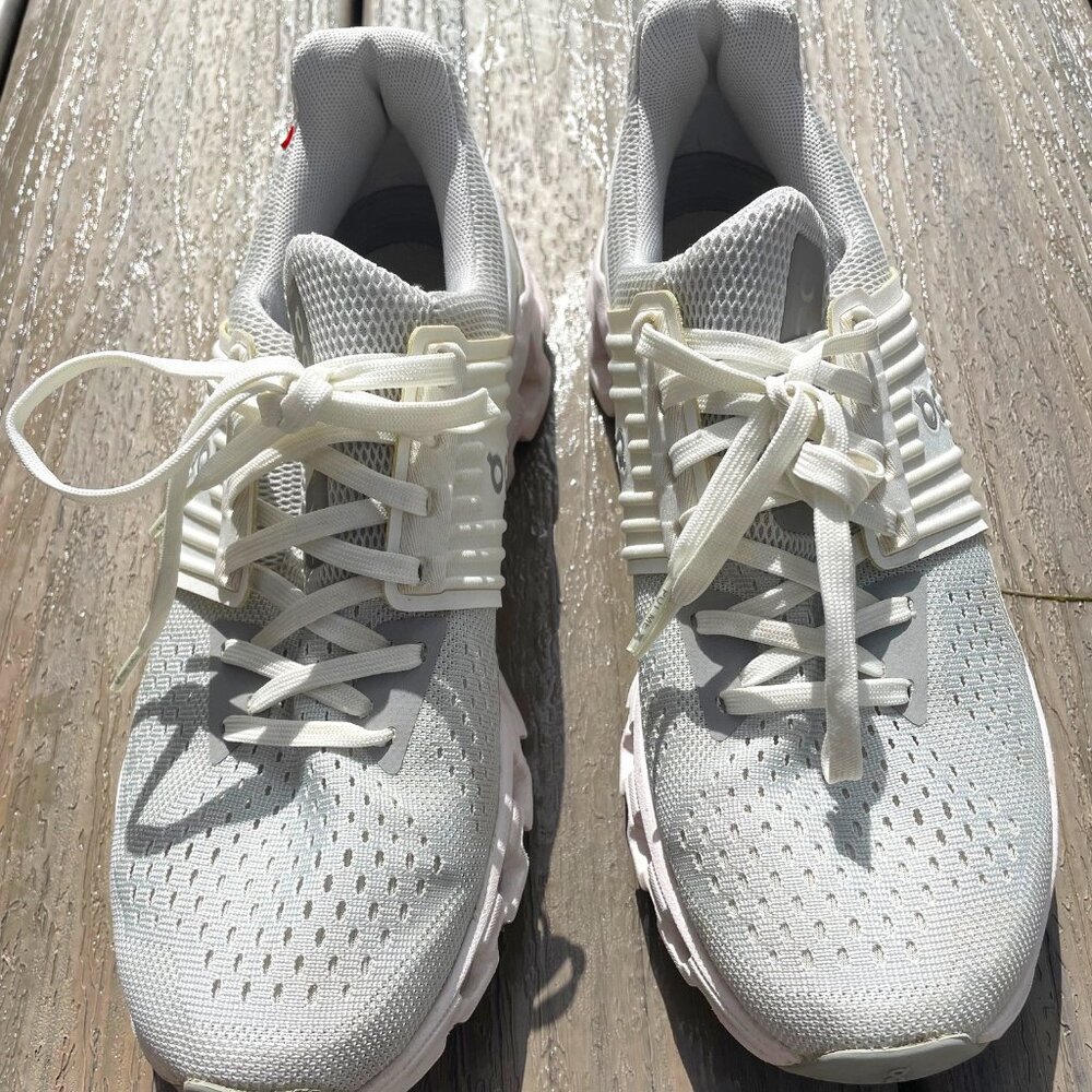 ON Cloudswift Womens sneakers Size 8